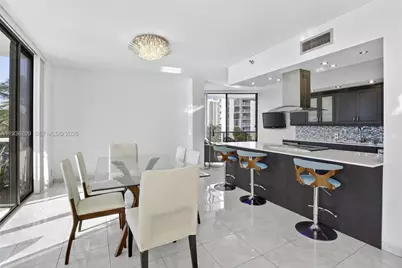 20281 E Country Club Dr #201, Aventura, FL 33180 - Photo 13