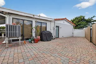 17841 NW 84th Ct, Hialeah, FL 33015 - Photo 43