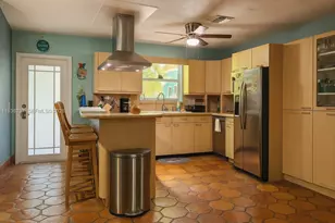 715 E Caribbean Dr E, Lower Keys, FL 33042 - Photo 9