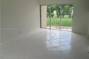 8043 Lagos De Campo Blvd, Tamarac, FL 33321 - Photo 13