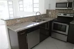 8043 Lagos De Campo Blvd, Tamarac, FL 33321 - Photo 7