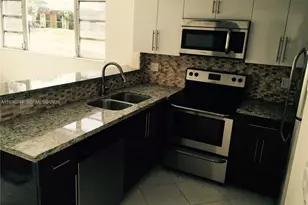 8043 Lagos De Campo Blvd, Tamarac, FL 33321 - Photo 11