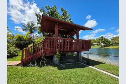 14545 SW 75th St, Miami, FL 33183 - Photo 9