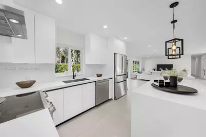 5835 SW 100th Ter, Pinecrest, FL 33156 - Photo 11