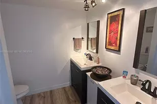 13499 Biscayne Blvd, North Miami, FL 33181 - Photo 23