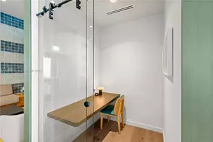 11 NE 6th St, Miami, FL 33132 - Photo 59