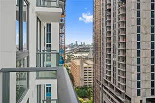 11 NE 6th St, Miami, FL 33132 - Photo 21