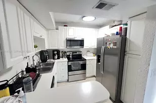 8116 Severn Dr, Boca Raton, FL 33433 - Photo 5