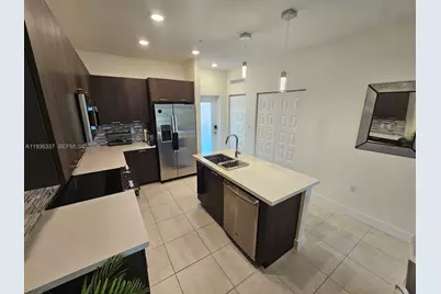 8301 NW 41st St #B-402, Doral, FL 33166 - Photo 3