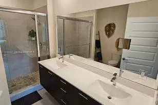 8301 NW 41st St, Doral, FL 33166 - Photo 21