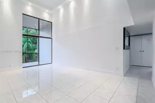 20347 W Country Club Dr, Aventura, FL 33180 - Photo 3