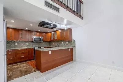 20347 W Country Club Dr #TH15, Aventura, FL 33180 - Photo 1