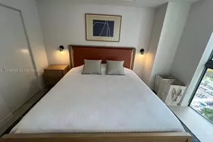 11 NE 6th St, Miami, FL 33132 - Photo 19