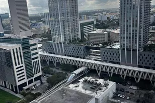 11 NE 6th St, Miami, FL 33132 - Photo 25