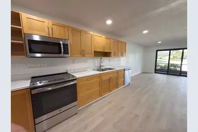 9001 Jacaranda Ln #107, Plantation, FL 33324 - Photo 11