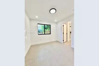 6421 SW 59th Ave, South Miami, FL 33143 - Photo 15