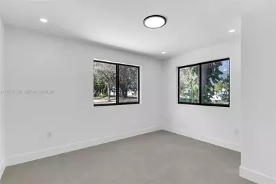 6421 SW 59th Ave, South Miami, FL 33143 - Photo 17