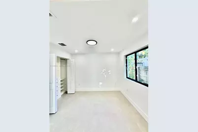 6421 SW 59th Ave, South Miami, FL 33143 - Photo 13