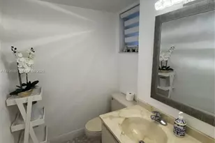 900 Colony Point Cir, Pembroke Pines, FL 33026 - Photo 15