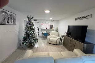 900 Colony Point Cir, Pembroke Pines, FL 33026 - Photo 7