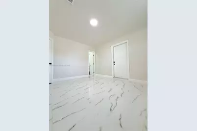 7821 NW 30th St, Davie, FL 33024 - Photo 15