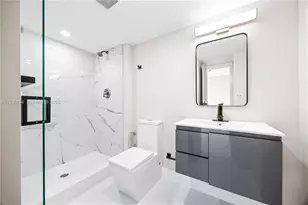 20379 W Country Club Dr, Aventura, FL 33180 - Photo 11