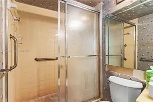 271 S Hollybrook Dr, Pembroke Pines, FL 33025 - Photo 23