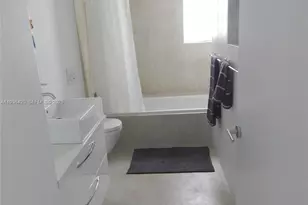 831 10th St, Miami Beach, FL 33139 - Photo 15