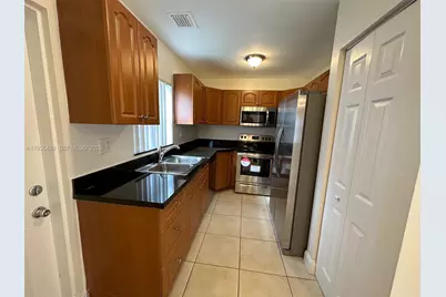 214 NW 14th Ave #0, Fort Lauderdale, FL 33311 - Photo 3