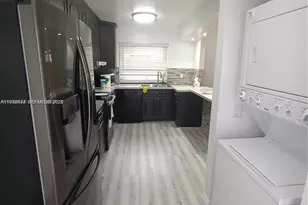 6533 NW 170th Ln, Hialeah, FL 33015 - Photo 9