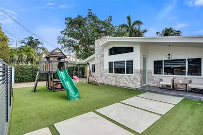 2570 NE 201st St, Miami, FL 33180 - Photo 7