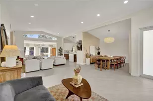 2570 NE 201st St, Miami, FL 33180 - Photo 13