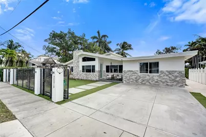 2570 NE 201st St, Miami, FL 33180 - Photo 1