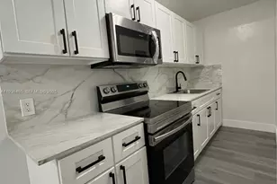 1999 NW 2nd St, Miami, FL 33125 - Photo 15