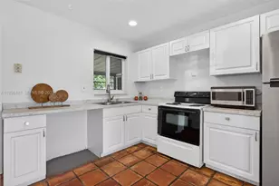 6711 NW 72nd St, Tamarac, FL 33321 - Photo 13