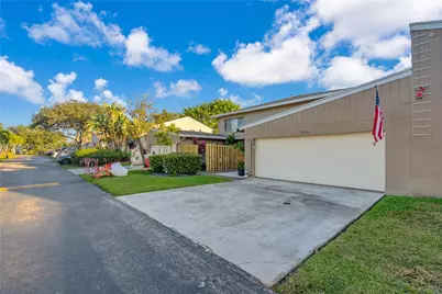 5124 S University Dr, Davie, FL 33328 - Photo 3