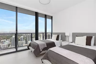 1000 Brickell Plz #3902, Miami, FL 33131 - Photo 19