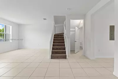 2668 SE 19th St, Homestead, FL 33035 - Photo 7