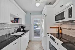 2600 Diana Dr, Hallandale Beach, FL 33009 - Photo 19