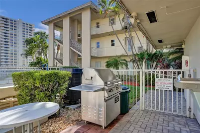 2600 Diana Dr #104, Hallandale Beach, FL 33009 - Photo 39