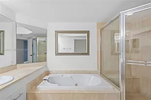 21205 Yacht Club Dr, Aventura, FL 33180 - Photo 25