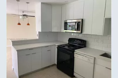 8245 SW 100th St, Miami, FL 33156 - Photo 3