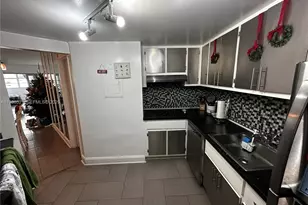 801 Brickell Bay Dr, Miami, FL 33131 - Photo 7