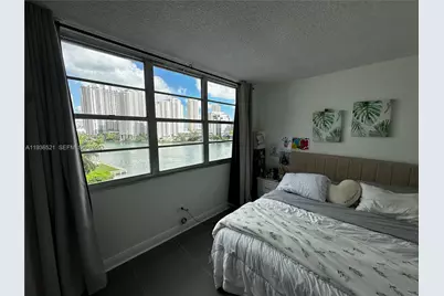 801 Brickell Bay Dr #761, Miami, FL 33131 - Photo 15