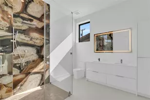 13200 N Bayshore Dr, North Miami, FL 33181 - Photo 19