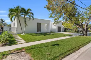 13200 N Bayshore Dr, North Miami, FL 33181 - Photo 29