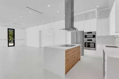 13200 N Bayshore Dr, North Miami, FL 33181 - Photo 19