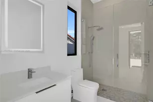 13200 N Bayshore Dr, North Miami, FL 33181 - Photo 25