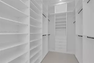 13200 N Bayshore Dr, North Miami, FL 33181 - Photo 21