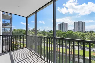 3101 N Country Club Dr, Aventura, FL 33180 - Photo 1